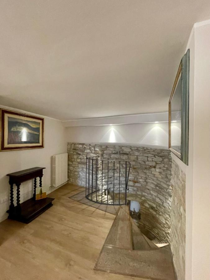 Apartment Ad - Sorella Luna Boutique