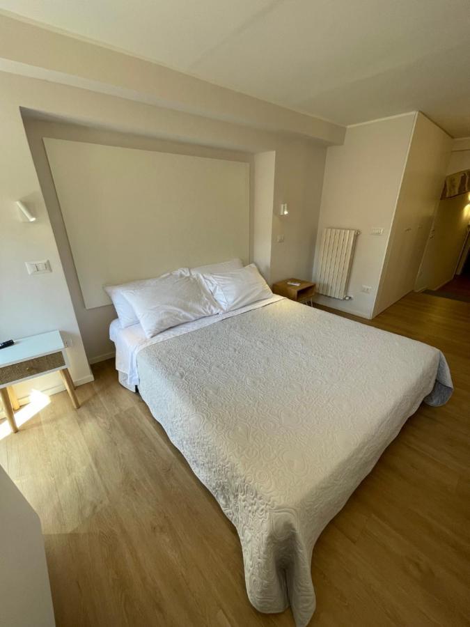 Apartment Ad - Sorella Luna Boutique *